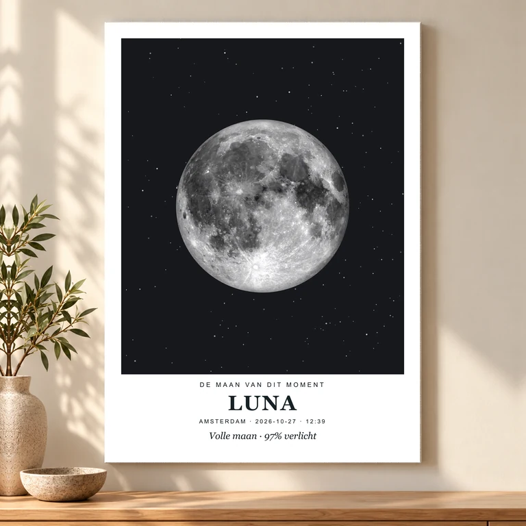 Maanposter met de maanstand, naam Luna en persoonlijke datum op canvas.