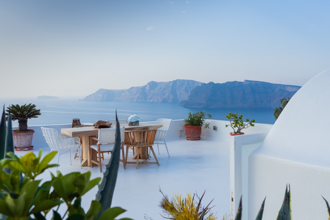 Creëer een zomerse vakantie-sfeer met mediterrane kleuren